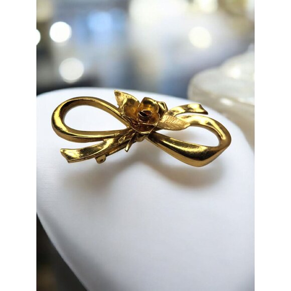 Vintage 1940's Coro Pegasus Signed Large Bow and flower Brooch Gold Tone, - Picture 1 of 9